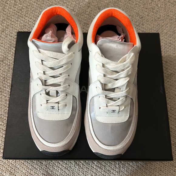 CHANEL RUNNERS SIZE 37 - Picture 3 of 3